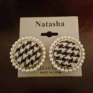 Natasha Houndstooth Pearl Earrings Alabama NWT